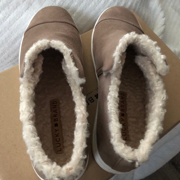 Lucky Brand short boot - Picture 3 of 5